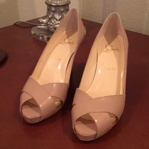 NEW Christian Louboutins nude patent leather